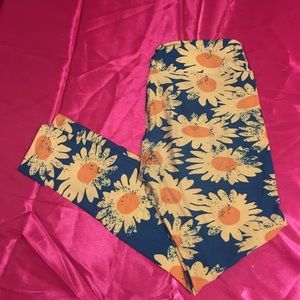 LulaRoe one size unicorn leggings daisy daisies